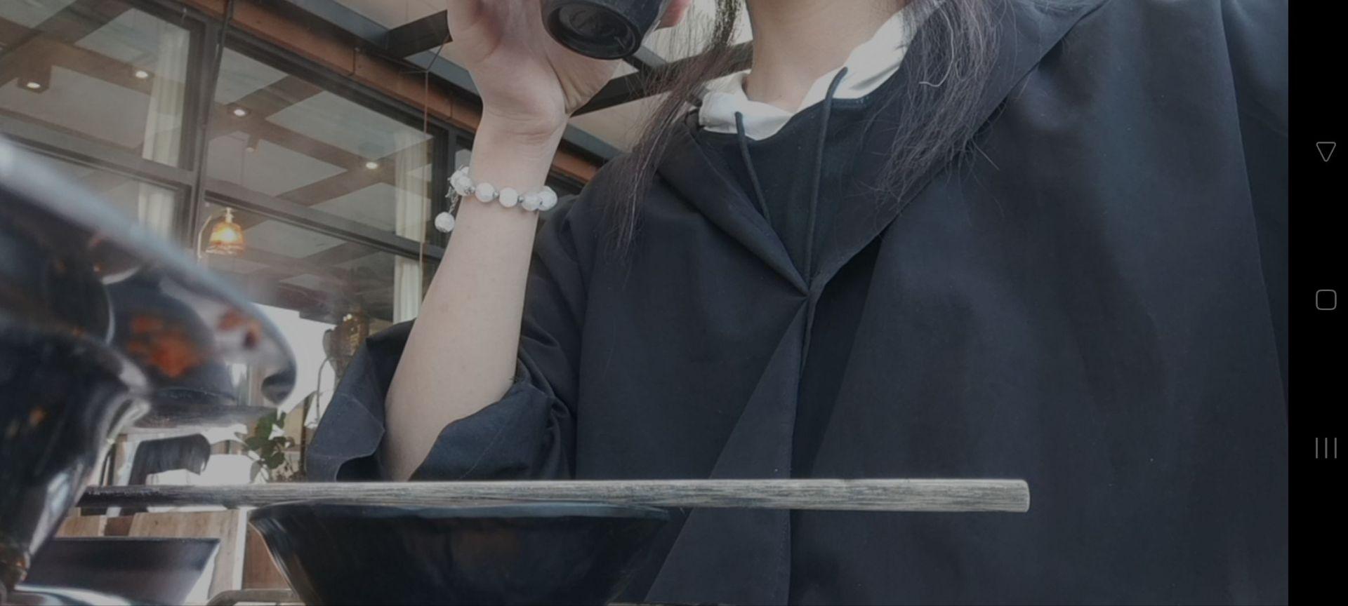 正在吃饭的小恋