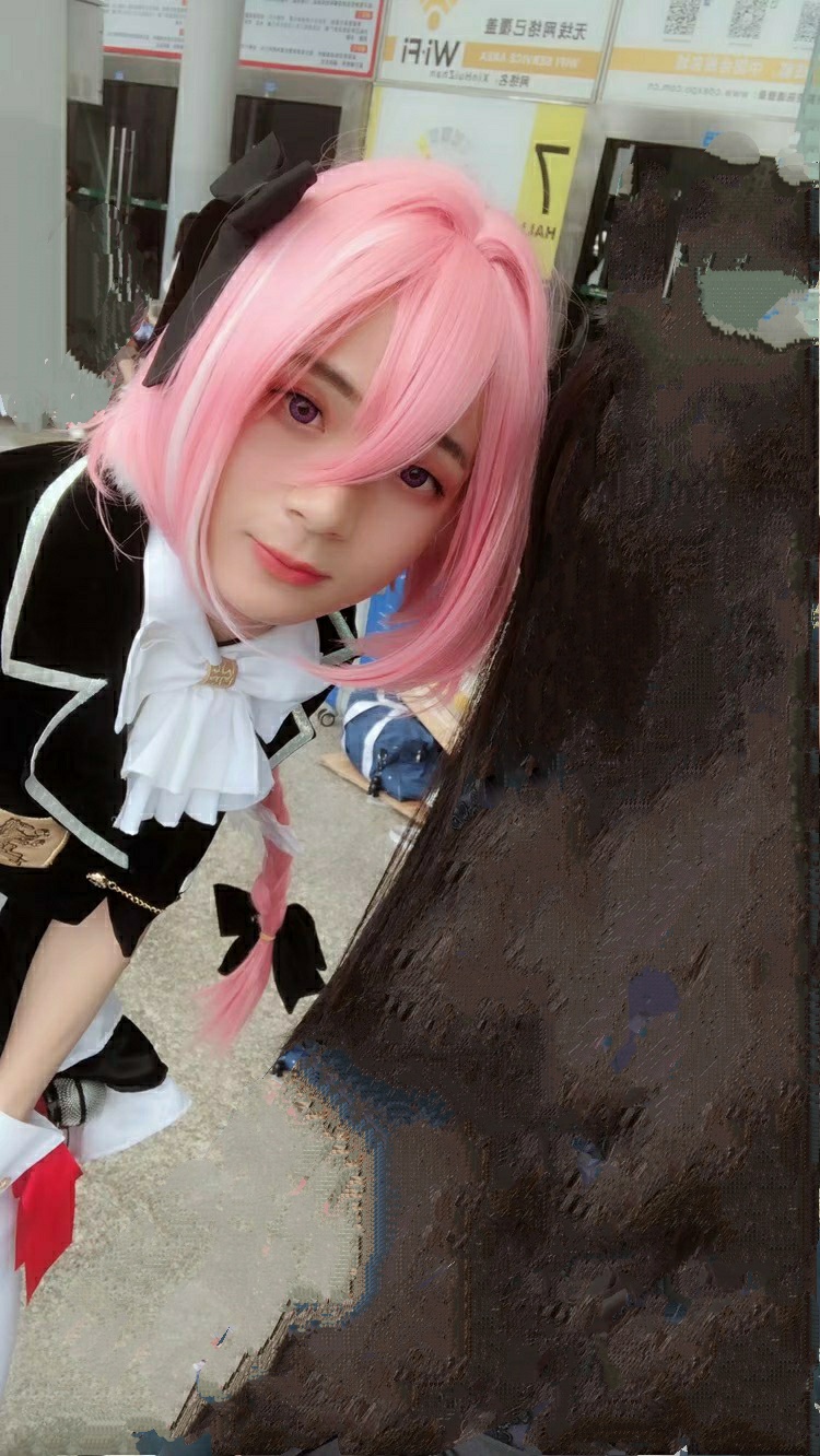 /ProjectHentai/Dress/raw/commit/217f51a256410f3f487ecef70e5db72ded7f5700/Achao/%E9%98%BF%E7%A6%8Fcos%E6%89%93%E6%AD%8C%E6%9C%8D%E9%9C%B2%E8%84%B8.jpg