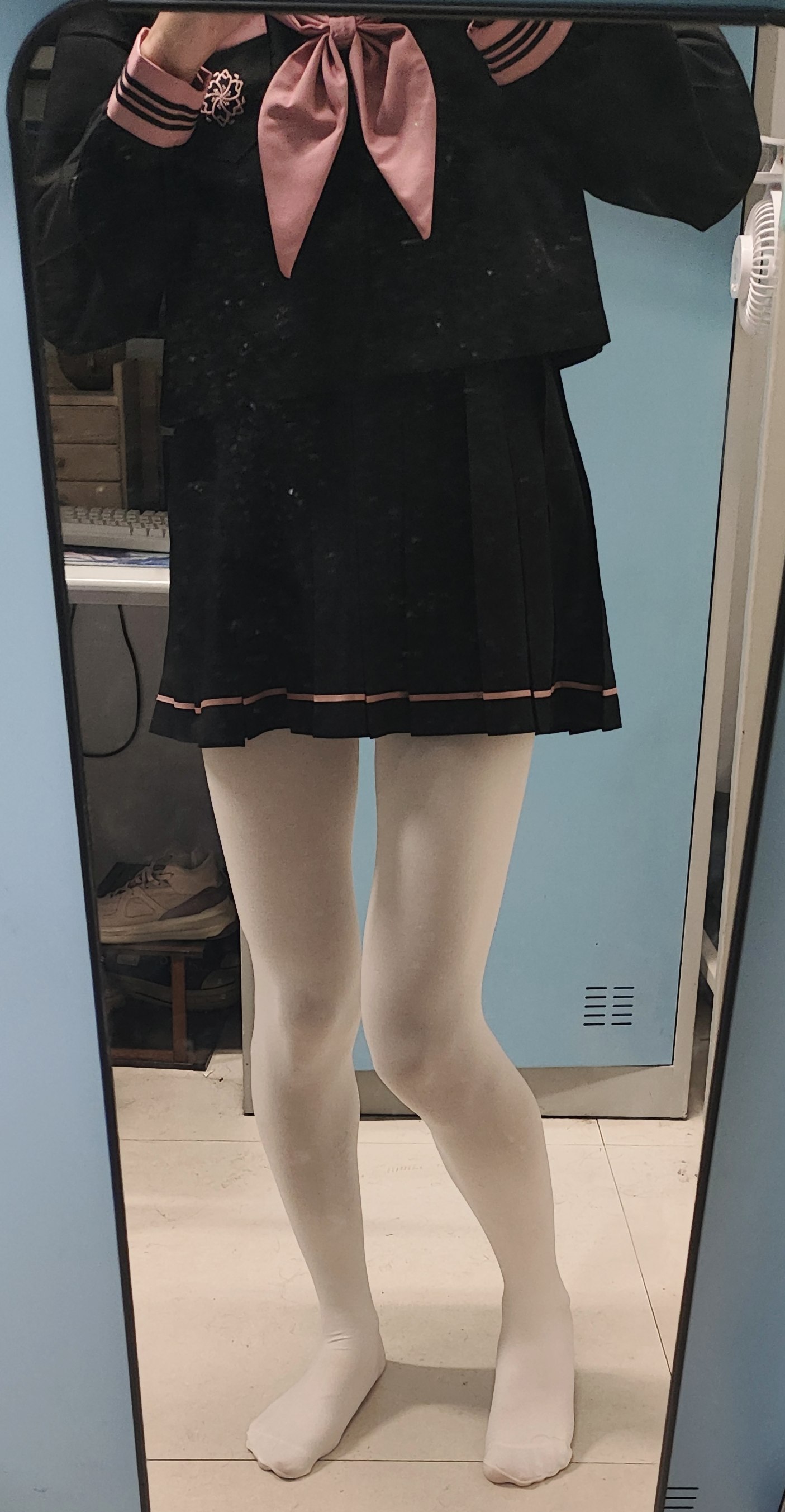 /ProjectHentai/Dress/raw/commit/e5817f9d87a35126fe1498e3a8c7014283732ad7/N/nhirsama/%E6%B0%B4%E6%89%8B%E6%9C%8D.jpg